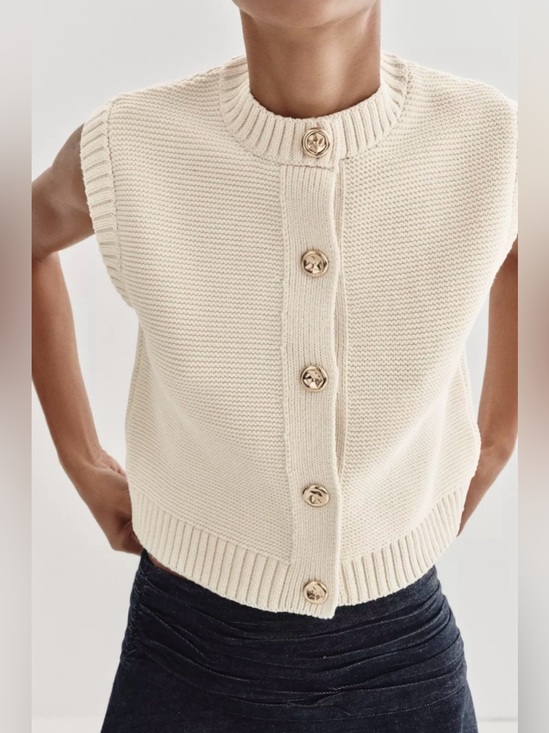Zara Jackets & Blazers - ZARA GOLD BUTTON KNIT VEST NWT
Size: M * Color: ECRU
